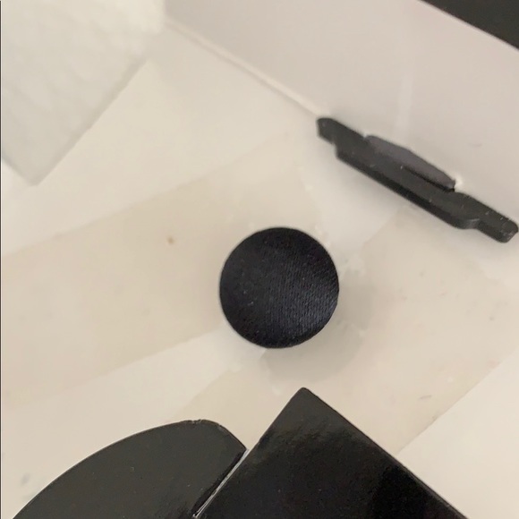 Antonio Rici  pocket square and lapel  pin - Picture 4 of 8